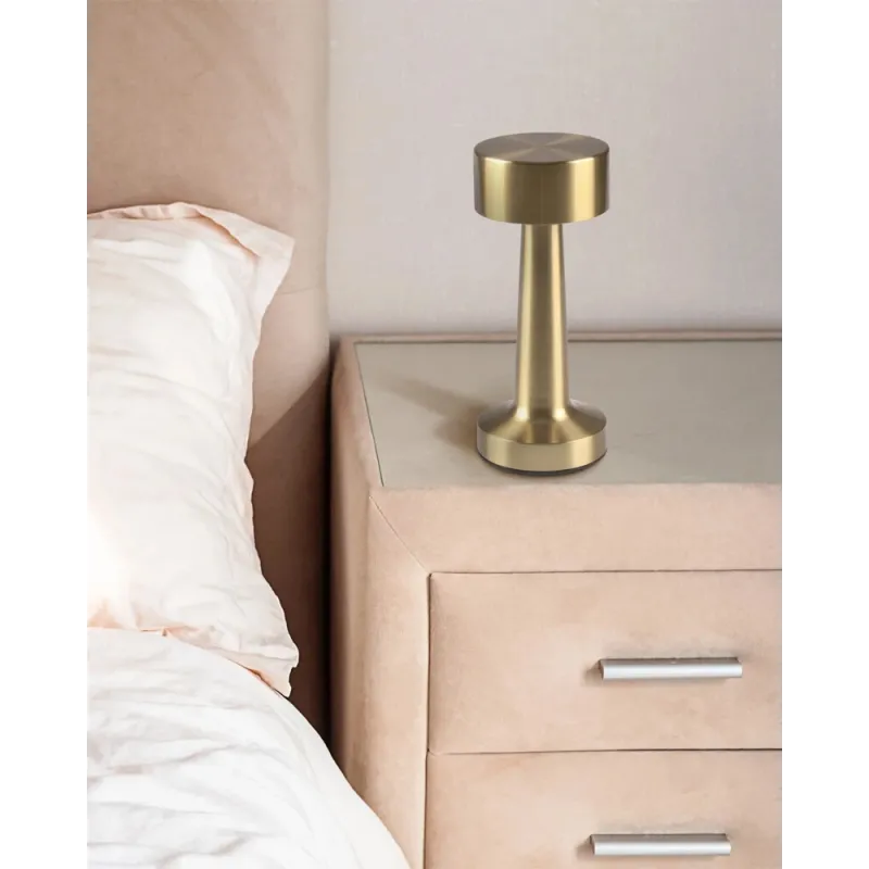 Настільна лампа Goldlux Simply 328007